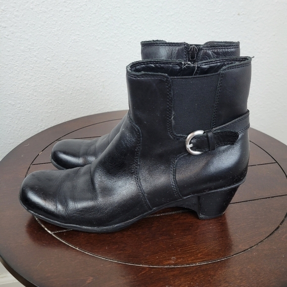 NATURALIZER Boot - Black size 8.5 m Heel: 2” - Picture 1 of 6